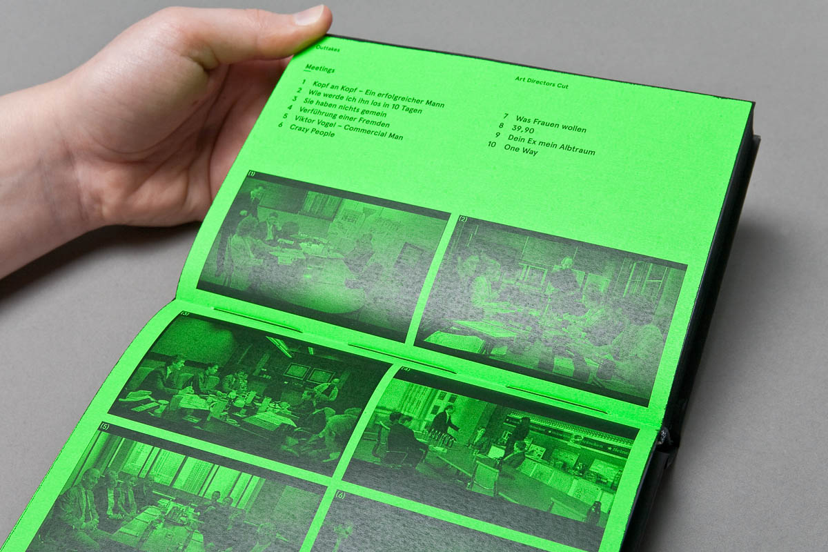 Art Directors Cut Bachelorarbeit Hochschule Mainz Close Up Doppelseite mit grünem Neonpapier © Christian Weber – Büro für Gestaltung und Kommunikation
